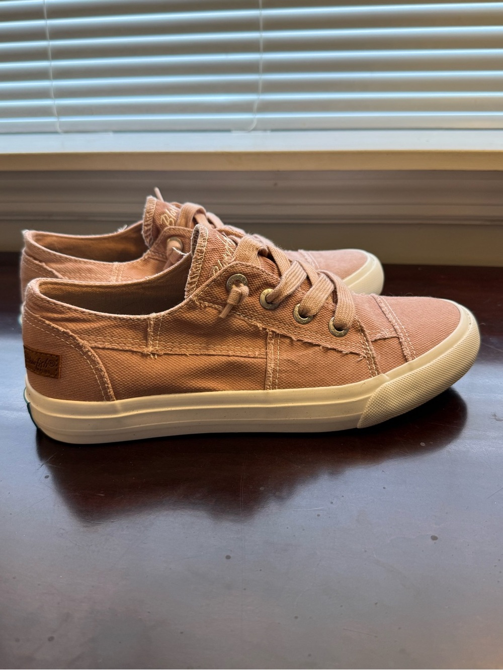 Blowfish Malibu Women’s Pink Canvas Low-Top Sneakers